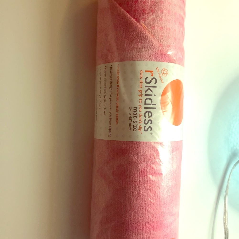 Brand new yogitoes skidless towel